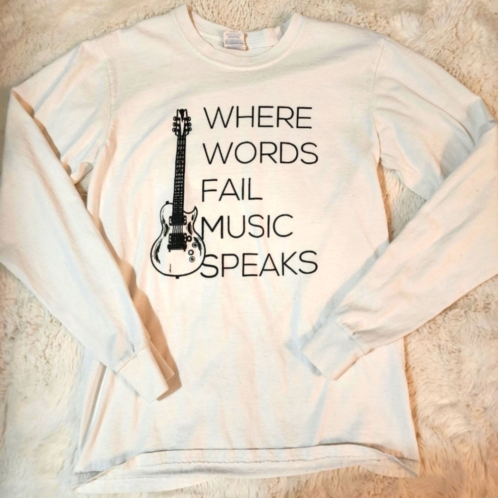 NWOT Where Words Fail...Graphic Crewneck Tshirt/Size Small